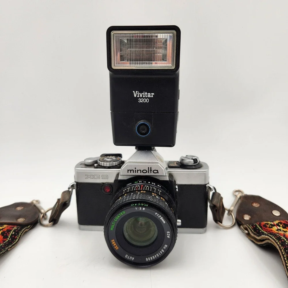 Minolta XG 9 35mm SLR Camera Sears 28mm f2.8 Macro Lens Vivitar 3200 Flash Strap
